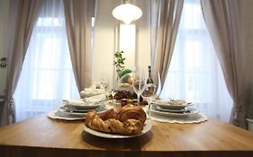 Vintage Apartment At Basilica